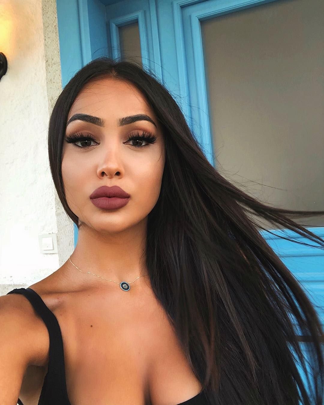 Dilara @di1ara без макияжа