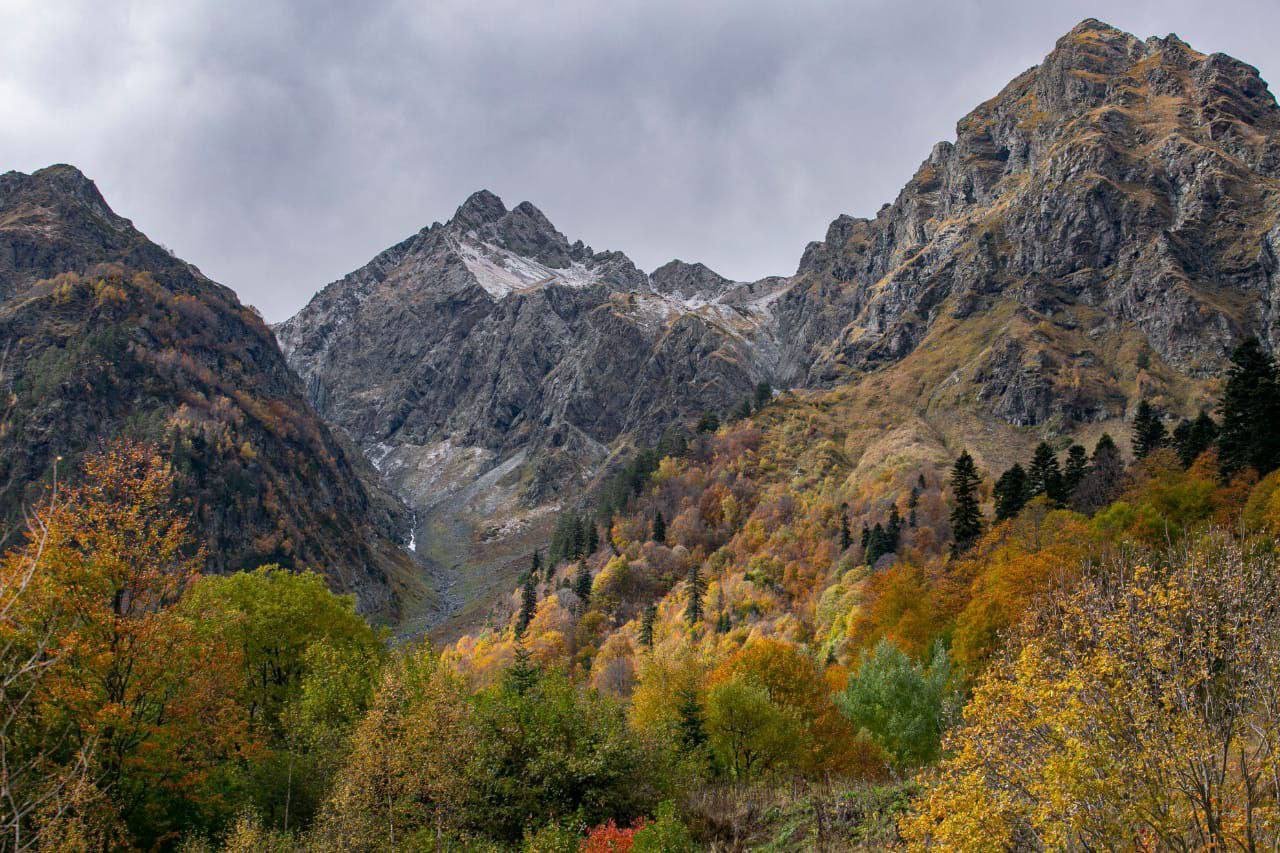 Золотая осень в горах Эдельвейс