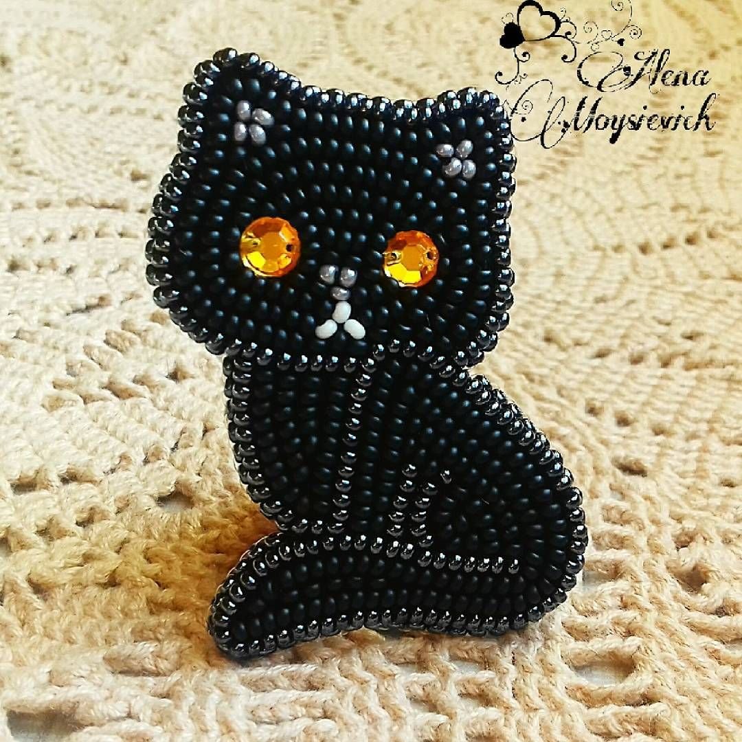 Брошь из бисера кошка