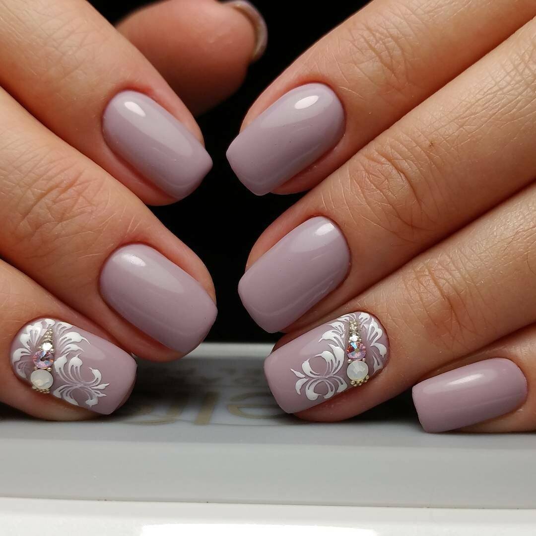 Ногти короткие